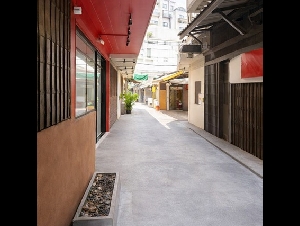 ใจกลางแหล่งท่องเที่ยว ทำเลไชน่าทาวน์ เยาวราช Shophouse ให้เช่า 1 น้ำ 1 ครัว  42 ตร.ม. เหมาะสำหรับร้านค้า คาเฟ่ หรือธุรกิจ แหล่งท่องเที่ยว 