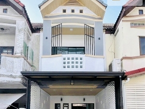 หมู่บ้านเลิศอุบล ซอยพระยาสุเรนทร์ 44 บ้านรีโนเวทใหม่ ตกแต่งครบ พร้อมเข้าอยู่