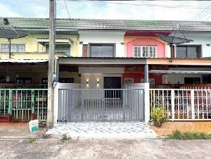 ายทาวน์เฮาส์ 2 ชั้น หมู่บ้านเรือนแก้ว ใกล้เครือสหพัฒน์ แหลมฉบัง TP-H2207