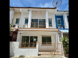 ทาวน์เฮ้าส์หมู่บ้านณัฐยาค่ายกำแพงเพชรอัครโยธิน รีโนเวทใหม่ทั้งหลังสไตล์มินิมอลน่าอยู่มาก