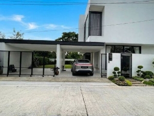 บ้าน Modern Luxury โซนแยกหลุยส์ พร้อมระบบ Smart Home, ใกล้สนามกอล์ฟ M พร้อมระบบ Smart Home และพื้นที่ใช้สอยขนาดใหญ่