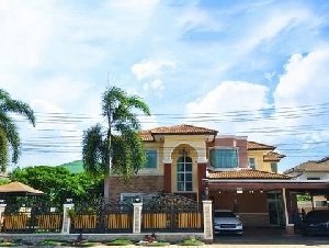 ขายบ้านเดี่ยวร่มรื่น บรรยากาศเหมือนรีสอร์ท ติดถนนหลักของหมุ่บ้าน Natural Ville ร่มเกล้า 175 ตร.ว. บ้านสวย พร้อมอยู่  สระว่ายน้ำ 25 เมตร