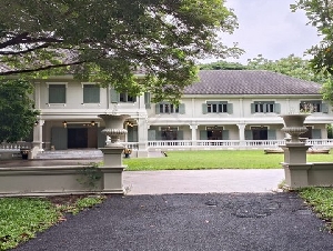 ขายบ้านเดี่ยว สไตล์เฟร้นช์โคโลเนียล ที่ดิน 3 ไร่ครึ่ง กระทุ่มแบน สมุทรสาคร ***จะอยู่อาศัยเองหรือให้เช่าถ่ายหนัง ถ่ายโฆษณา