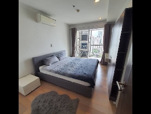 15 Sukhumvit Residence Safe comfortable spacious 19th floor BTS Nana