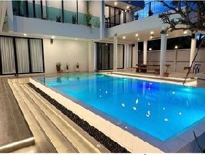 ขายบ้านหรูหลังใหญ่ สร้างใหม่ พร้อมสระว่ายน้ำ 220 ตารางวา ลาดพร้าว 101 แยก 42