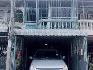 ทาวน์เฮ้าส์  2 ชั้น 17.1 ตร.วา   ทำเลทองใกล้ เซ็นทรัลนครสวรรค์
