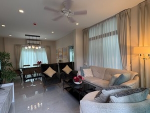 หลังมุม แต่งสวย มีสวนส่วนตัว ขายบ้านเดี่ยวหรู โครงการ บางกอก บูเลอวาร์ด แจ้งวัฒนะ-ราชพฤกษ์ 71.4 ตร.ว 5 นอน 4 น้ำ 