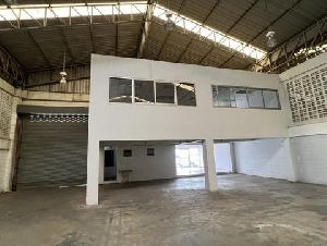 ให้เช่าโกดัง700ตร.ม.ย่านซอยทรัพย์ทวี สามโคก ปทุมธานีติดถนนรถเทรลเลอร์เข้าได้ 