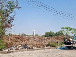 ขายที่ดิน 6 ไร่ หน้ากว้าง 105 เมตร ติดถนนสาธารณะ เขต EEC อ.เมืองฉะเชิงเทรา ( ผังสีม่วงจุดสีขาว )