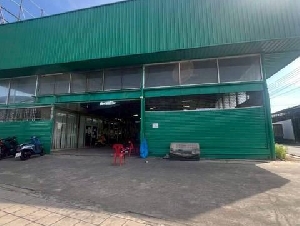 ให้เช่าโกดัง 714 ตร.ม. อยู่บนเนื้อที่ 1 ไร่กว่า ซ.เสรีไทย 40 ติดถนนใหญ่ ใกล้ mororway