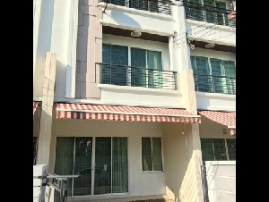 ให้เช่าทาวโฮม3ชั้น  ใกล้แม็คโคร สาขากัลพฤกษ์  และใกล้เดอะมอลล์ ท่าพระ  บ้านกลางเมือง สาทร ตากสิน 2  ใกล้รถไฟฟ้า BTSวุฒากาศ ถนนกัลปพฤกษ์