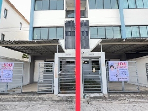  ขายทาวน์โฮม 3 ชั้น เดอะไพรเว่ ฮาวส์ กระทุ่มแบน 19.1 ตรว. 3นอน 3น้ำ 2จอด ต่อเติมครบ ห่างโลตัสกระทุ่มแบนเพียง 2 นาที 