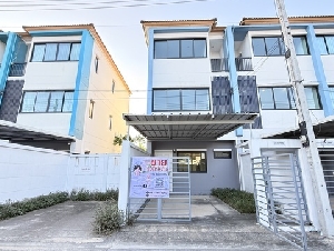  ขายทาวน์โฮม 3 ชั้น เดอะไพรเว่ ฮาวส์ กระทุ่มแบน 25.4ตรว. 3นอน 3น้ำ 2จอด ต่อเติมครบ ห่างโลตัสกระทุ่มแบนเพียง 2 นาที 