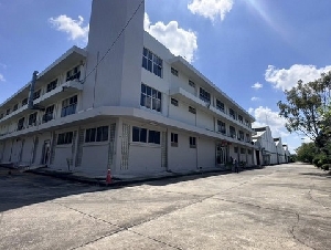  ให้เช่าโกดังมีหลายขนาด ใกล้ทางด่วนกาญจนาภิเษก 3.6 กม.  ติดถนนเทพารักษ์ ใกล้ถไฟฟ้าสายสีเหลืองสถานีทิพวัล และ ศรีเทพา 