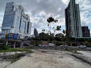 ที่ดิน -  ใหญ่ขนาด 0 ไร่ 0 ngan 264 Square Wah 270000 THB   เยี่ยม ผังสีแดง ติดถนน 2 ด้าน 