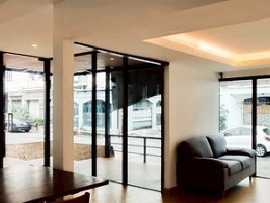 ขายโฮมออฟฟิศ3ชั้น หลังมุม พระราม9  ใกล้เซ็นทรัลพระราม9 ห่างจากถนนพระราม 9 เพียง 200 เมตร 