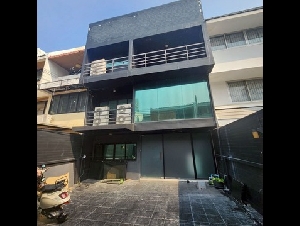 ให้เช่าโฮมออฟฟิศ ใกล้วิลล่ามาร์เก็ต  เอ็มพอเรียม ,เอ็มควอเทียร์  ถ.สุขุมวิท และ ถ.พระราม4 อารี ทาวน์เฮ้าส์ สุขุมวิท 26ใกล้BTS พร้อมพงษ์ ,
