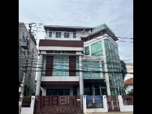 ให้เช่าโฮมออฟฟิศ 4 ชั้น 1,000 ตาราเมตร แอร์กว่า20 ตัวรองรับพนักงาน 150 คน   ติดถนนเมนบางใหญ่ซิตี้ 