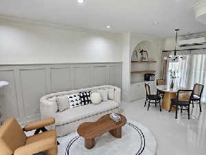 ให้เช่าทาวโฮม3ชั้น ใกล้  Brighton College Bangkok ,Wellington College School  หลังมุม   บ้านกลางเมือง พระราม 9 - กรุงเทพกรีฑา