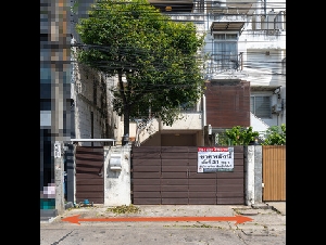 ขาย ทาวน์โฮม 3.5 ชั้น เล่นระดับทุกชั้น 31 ตร.ว. ทำเลทองสตรีวิทยา 2 ซอย 23 โชคชัย 4 