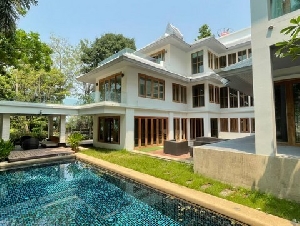 ให้เช่าบ้านเดี่ยว3ชั้นซอยนาเกลือ 12 พัทยาเหนือ จังหวัดชลบุรี  บ้านหรูติดทะเลพัทยาเหนือ บนหาดวงศ์อมาตย์ 