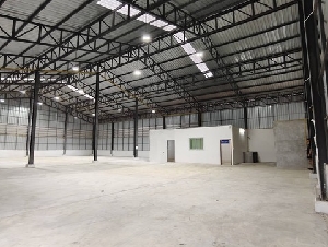  ให้เช่าโกดัง ขนาด   600 ตรม. ติดถนนหทัยราษฎร์ มีนบุรี กทม.ซอยกว้างเทเลอร์เข้าออกซอยได้