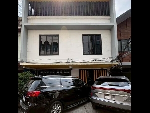 ให้เช่าบ้านเดี่ยว 3 ชั้น 220 ตร.ม. ย่านหัวลำโพง ซอยพระยาสิงหเสนี ใกล้ MRT หัวลำโพง