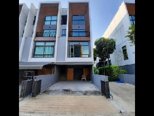 HR 9971 ให้เช่าทาวน์โฮม3.5ชั้นย่านพัฒนาการArden Pattanakarn20 อาร์เด้นพัฒนาการ20 ห้องมุม พร้อมอยู่ ใกล้ทองหล่อ ทางด่วนพัฒนาการ