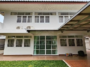 ให้เช่าบ้านเดี่ยว 2 ชั้น 90 ตรว. 3 ห้องนอน ซอยศรีบูรพา ใกล้นิด้า บรรยากาศดี เงียบสงบ เพื่อนบ้านดี ใกล้สวนนวมินทร์ภิรมย์