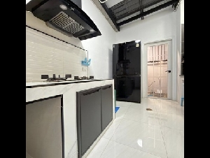 ให้เช่าทาวโฮม3ชั้นใกล้รถไฟฟ้าสถานีโชคชัย 4 หลังมุม  3ชั้นโครงการ cozy โชคชัย 4 ซอย 30