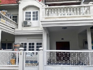 ให้เช่าทาวโฮม2ชั้น  ใกล้ รถไฟฟ้า BTS ปุณณวิถีและ ใกล้ทางด่วนสุขุมวิท 62   ย่าน พระโขนง สุขุมวิท 101/1 