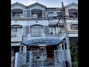 HR 10039 ให้เช่า ขายทาวน์โฮม 3 ชั้นหน้าสวน​ 3 ห้องนอน บ้านกลางเมือง ซอยพระราม9 ซอย 43 ใกล้ The Nine พระราม9 จดทะเบียนได้