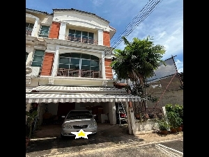 ขายทาวน์โฮม 3 ชั้น 37.9 ตรว. หลังมุม บ้านกลางเมือง แยกรัชดา-ลาดพร้าว ใกล้ MRT ลาดพร้าว (บ้าน Bare Shell ตกแต่งได้ตามใจ)