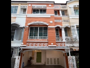 ให้เช่า ทาวน์โฮมหรู 3 ชั้น โครงการ คริสตัลวิลล์ ซอยประดิษฐ์มนูธรรม 19 ใกล้ Central Eastville ย่านเลียบด่วน 4 ห้องนอน