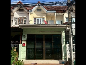 ขายทาวน์เฮ้าส์ 2 ชั้น 18 ตรว. หมู่บ้านสินธานี 1 ซอยนวมินทร์ 93 ปากซอยหมู่บ้านมีท็อปนวมินทร์