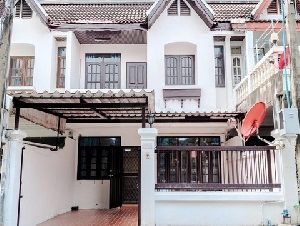 ให้เช่าทาวน์โฮม 2 ชั้น 4 ห้องนอน ซอยประชาราษฎร์บำเพ็ญ 20 ห้วยขวาง พร้อมเฟอร์นิเจอร์ ทำออฟฟิศได้