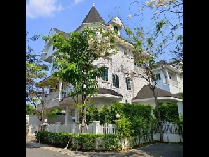 BH4232 ให้เช่าบ้านเดี่ยวหรู 3 ชั้น โครงการ Fantasia Villa Bangna ใกล้ MRT ศรีเอี่ยม บ้านพร้อมอยู่