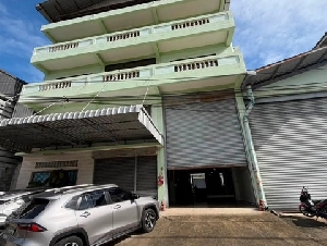 โรงงาน 4 ชั้น 5 อาคารติดกัน พื้นที่ใช้สอย 5,520 ตรม ที่ดินประมาณ 3 ไร่ ซอยเอกชัย 94