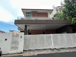 HR 10319 ให้เช่าบ้านเดี่ยว Pool Villa 3 ชั้น 625 ตรม. 7 ห้องนอน ซอยอินทามระ 29 ห้วยขวาง สุทธิสาร พร้อมสระว่ายน้ำ