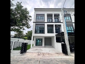 ขายทาวน์โฮม3ชั้นหมู่บ้านลุมพินีทาวน์เพลสสุขุมวิท-ศรีนครินทร์สุขุมวิท113หลังมุมใกล้BTSสำโรง