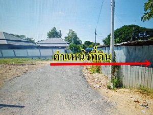 ขายที่ดินสุดยอดทำเลทอง ถมแล้ว 151 ตรว. ติดถนนสามด้าน  ซอยรามคำแหง 166 (สถานีรถไฟฟ้า อยู่ปากซอย ) ต.แสนแสบ อ.แสนแสบ กรุงเทพฯ 