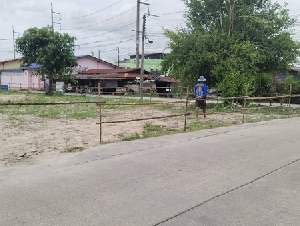 ขายที่ดินเปล่า 198 ตร.ว. ทำเลทอง ติดถนน ต.หนองตำลึง อ.พานทอง จ.ชลบุรี โทร 0953157555