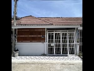 ทาวน์เฮ้าส์ รีโนเวทใหม่ ให้เช่า ม.นิราวิลล์ ฝั่งตรงข้าม สวนอุตสาหกรรม จงสถิตย์ ใกล้ซอย บางบอน 5 โทร 0935109099