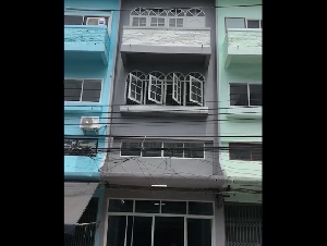 ให้เช่า ตึกแถว 4 ชั้น ต่อเติมเต็ม เอกชัย 69ทับ1 ราคา 1หมื่นบาทต่อ ด. บาท T. 086-4540423